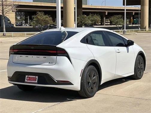 2025 Toyota Prius LE