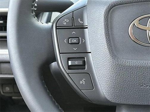 2025 Toyota Prius LE