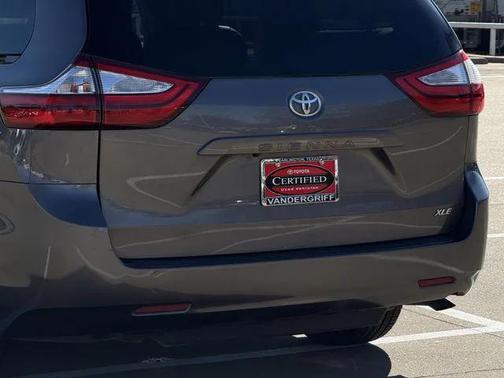2019 Toyota Sienna XLE