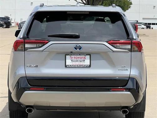 2023 Toyota RAV4 Hybrid SE