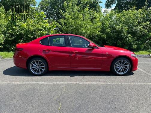 2022 Alfa Romeo Giulia Ti