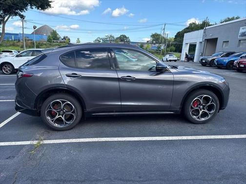 2025 Alfa Romeo Stelvio Sprint