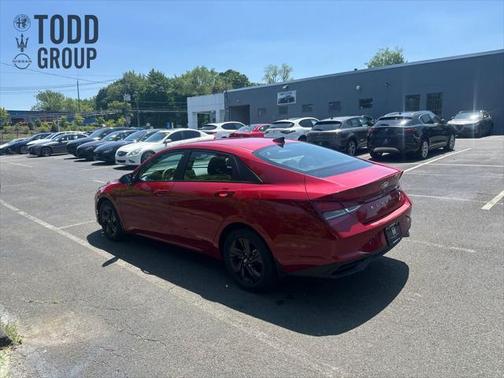 2022 Hyundai ELANTRA SEL