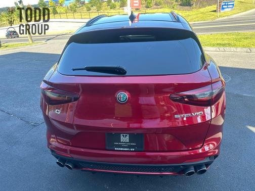 2022 Alfa Romeo Stelvio Quadrifoglio