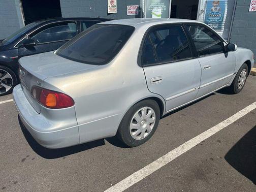 2001 Toyota Corolla LE