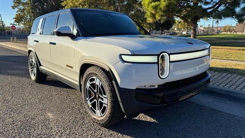 2023 Rivian R1S Adventure