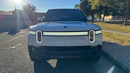 2023 Rivian R1S Adventure