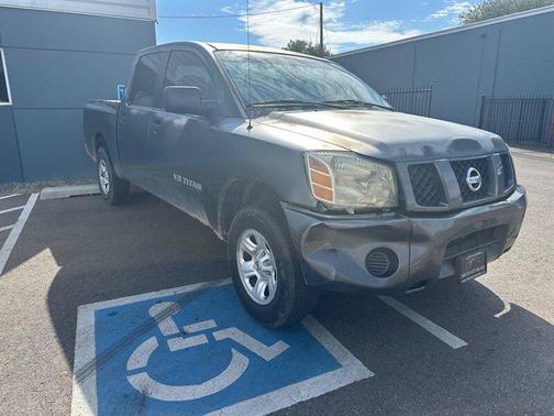 2005 Nissan Titan XE Crew Cab