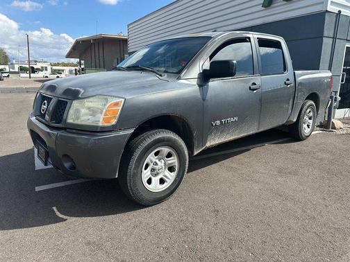 2005 Nissan Titan XE Crew Cab