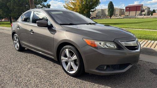 2013 Acura ILX 2.0L w/Premium Package