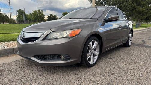 2013 Acura ILX 2.0L w/Premium Package