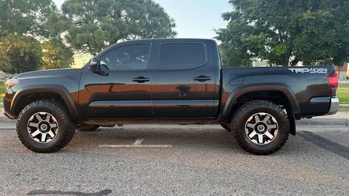 Midnight Black Metallic 2019 Toyota Tacoma TRD Off-Road