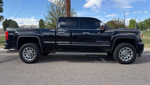 Mineral Metallic 2018 GMC Sierra 2500 Denali