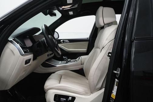 2021 BMW X7 M50i