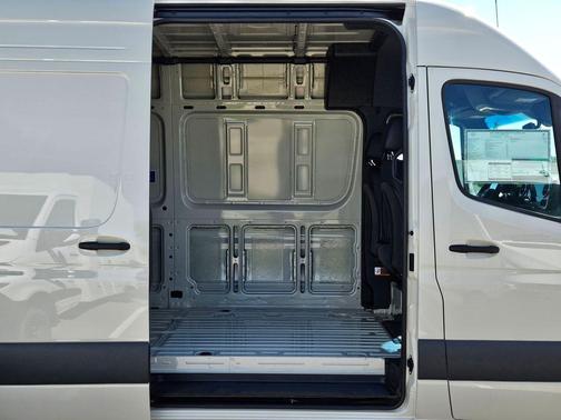 2025 Mercedes-Benz Sprinter 2500 High Roof