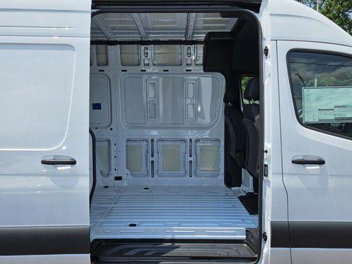 2025 Mercedes-Benz Sprinter 2500 Standard Roof