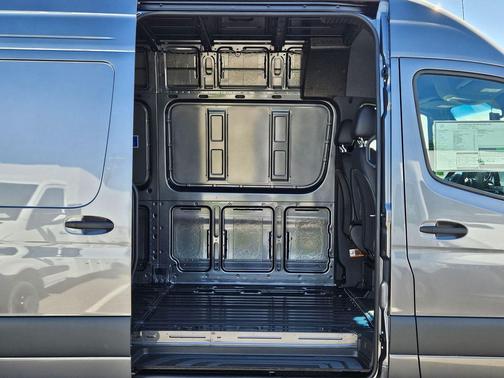 2025 Mercedes-Benz Sprinter 2500 Standard Roof