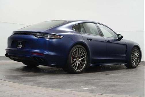 2022 Porsche Panamera GTS
