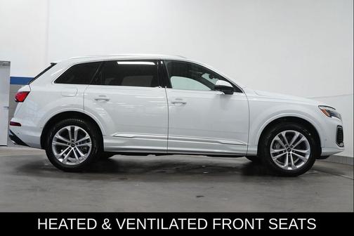 2025 Audi Q7 55 Premium Plus