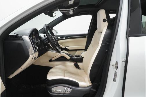 2018 Porsche Cayenne Platinum Edition