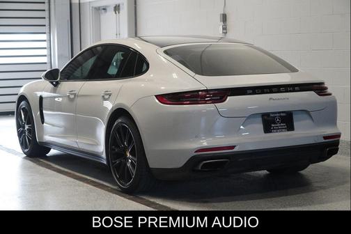 2018 Porsche Panamera 4
