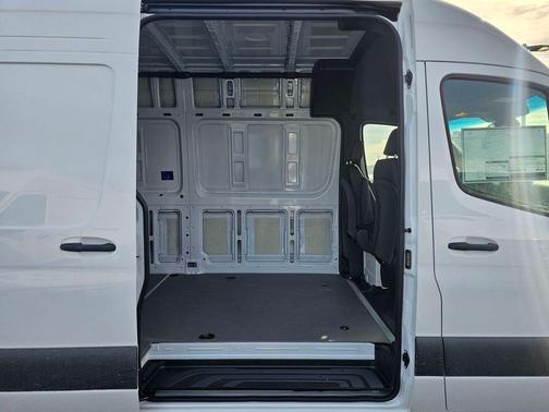 2025 Mercedes-Benz Sprinter 2500 High Roof