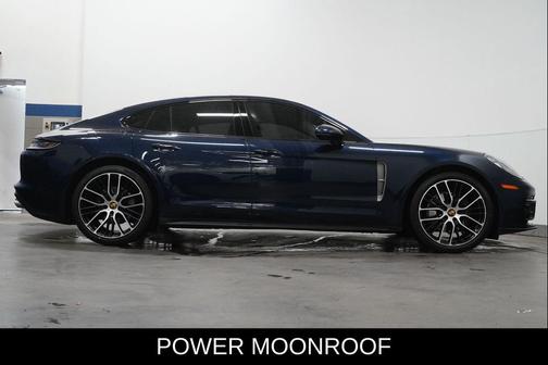 2023 Porsche Panamera 4 Platinum Edition