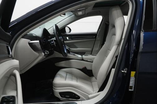 2023 Porsche Panamera 4 Platinum Edition