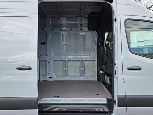 2025 Mercedes-Benz Sprinter 2500 Standard Roof