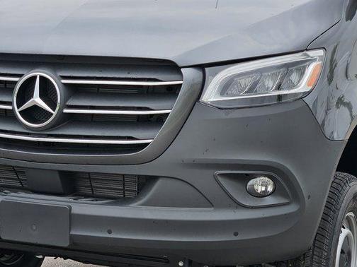 2025 Mercedes-Benz Sprinter 2500 Standard Roof
