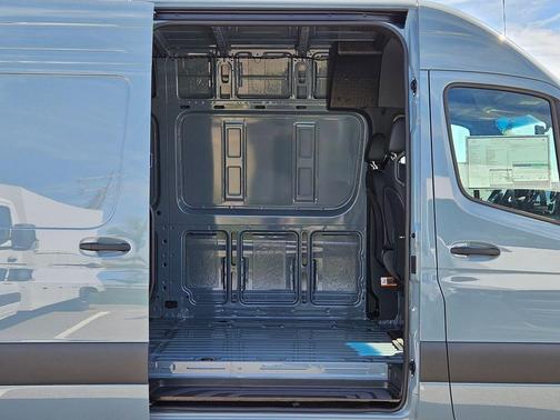 2025 Mercedes-Benz Sprinter 2500 Standard Roof