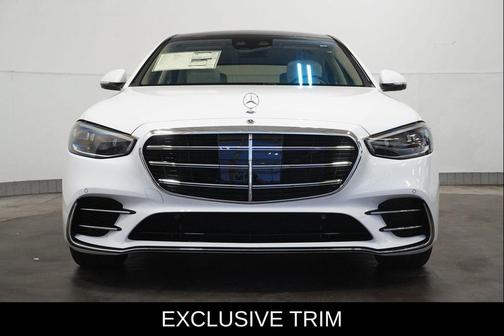 MANUFAKTUR Moonlight White Metallic 2026 Mercedes-Benz S-Class 4MATIC