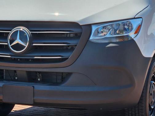 Arctic White 2024 Mercedes-Benz Sprinter 2500 High Roof