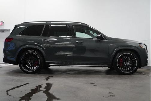 2025 Mercedes-Benz AMG GLS 63 Base