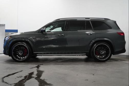 2025 Mercedes-Benz AMG GLS 63 Base