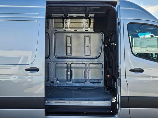 2025 Mercedes-Benz Sprinter 2500 High Roof