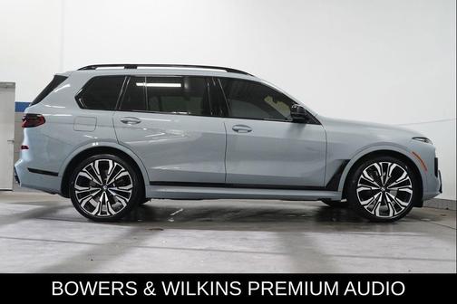 2024 BMW X7 M60i