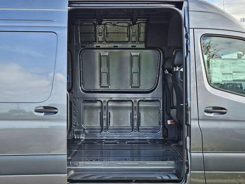 2025 Mercedes-Benz Sprinter 2500 Standard Roof