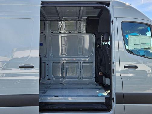 2025 Mercedes-Benz Sprinter 2500 Standard Roof