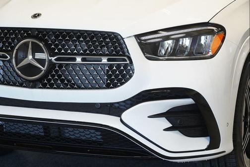 MANUFAKTUR Moonlight White Metallic 2026 Mercedes-Benz GLE 350 4MATIC