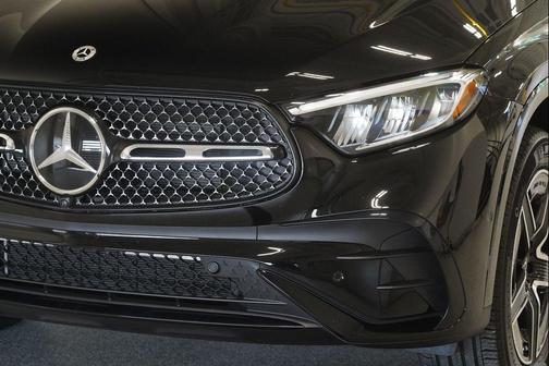 Black 2026 Mercedes-Benz GLC 300 4MATIC