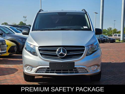 2023 Mercedes-Benz Metris Base