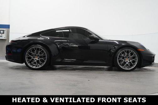 2025 Porsche 911 Carrera