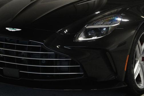 2025 Aston Martin Vantage Base