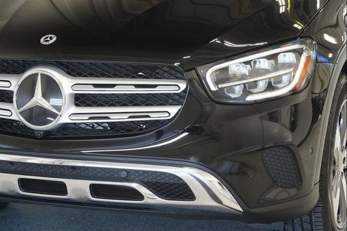 Black 2022 Mercedes-Benz GLC 300 4MATIC