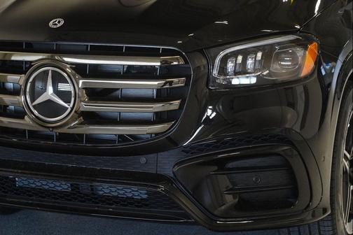 Obsidian Black Metallic 2026 Mercedes-Benz GLS 450 4MATIC