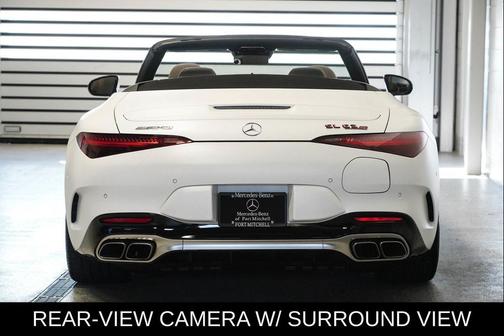 MANUFAKTUR Moonlight White Magno 2025 Mercedes-Benz AMG SL 63 Base