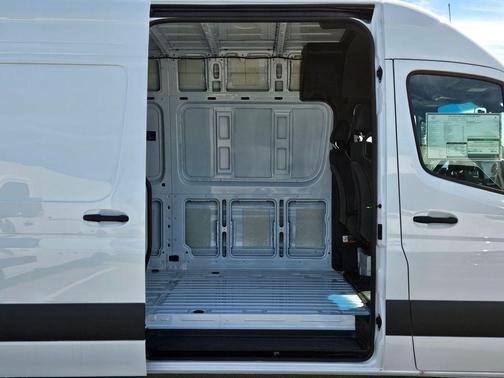2025 Mercedes-Benz Sprinter 2500 Standard Roof