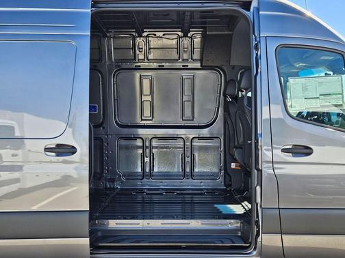 2025 Mercedes-Benz Sprinter 2500 Standard Roof