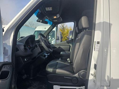 2025 Mercedes-Benz Sprinter 2500 High Roof